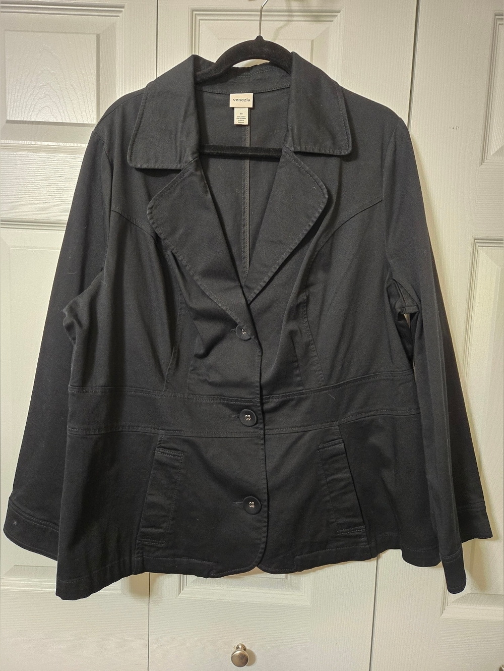 Black Blazer Jacket with Pockets, Size 22, Excellent Like New Condition